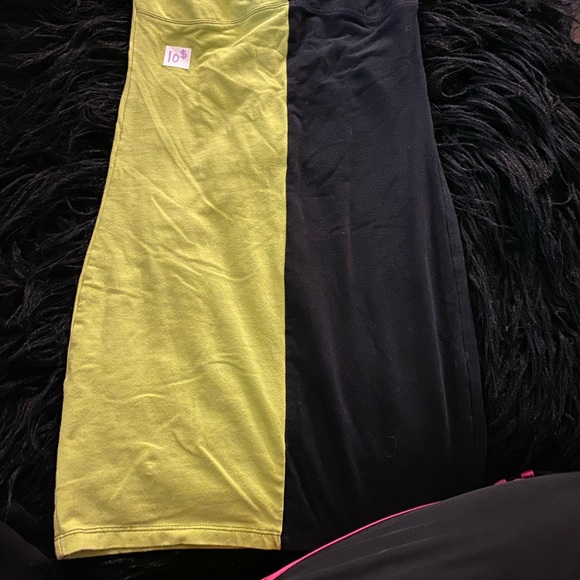 Dresses - Picture 6 of 8